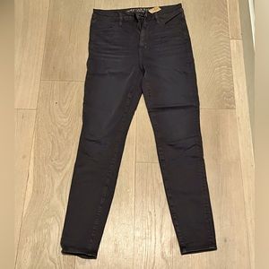 NWT New American Eagle Outfitters Gray Jeans Size 8 Regular!